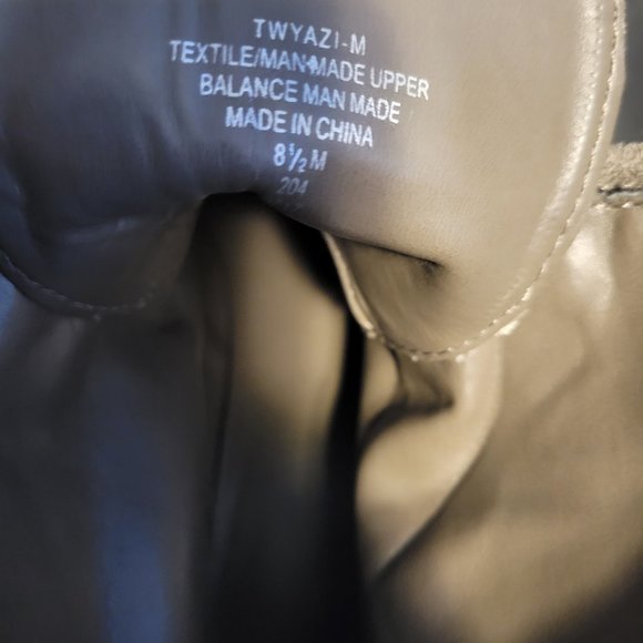 Boots - Picture 4 of 5